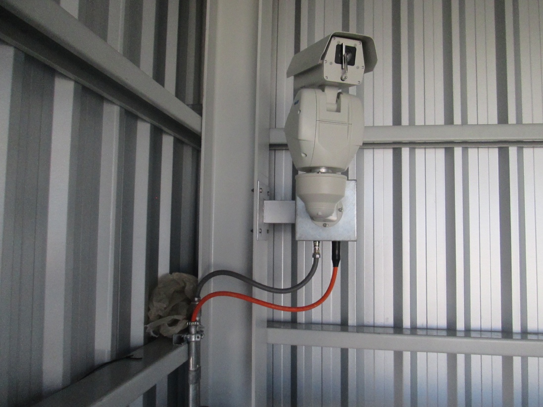 Equipment cabinet and worker